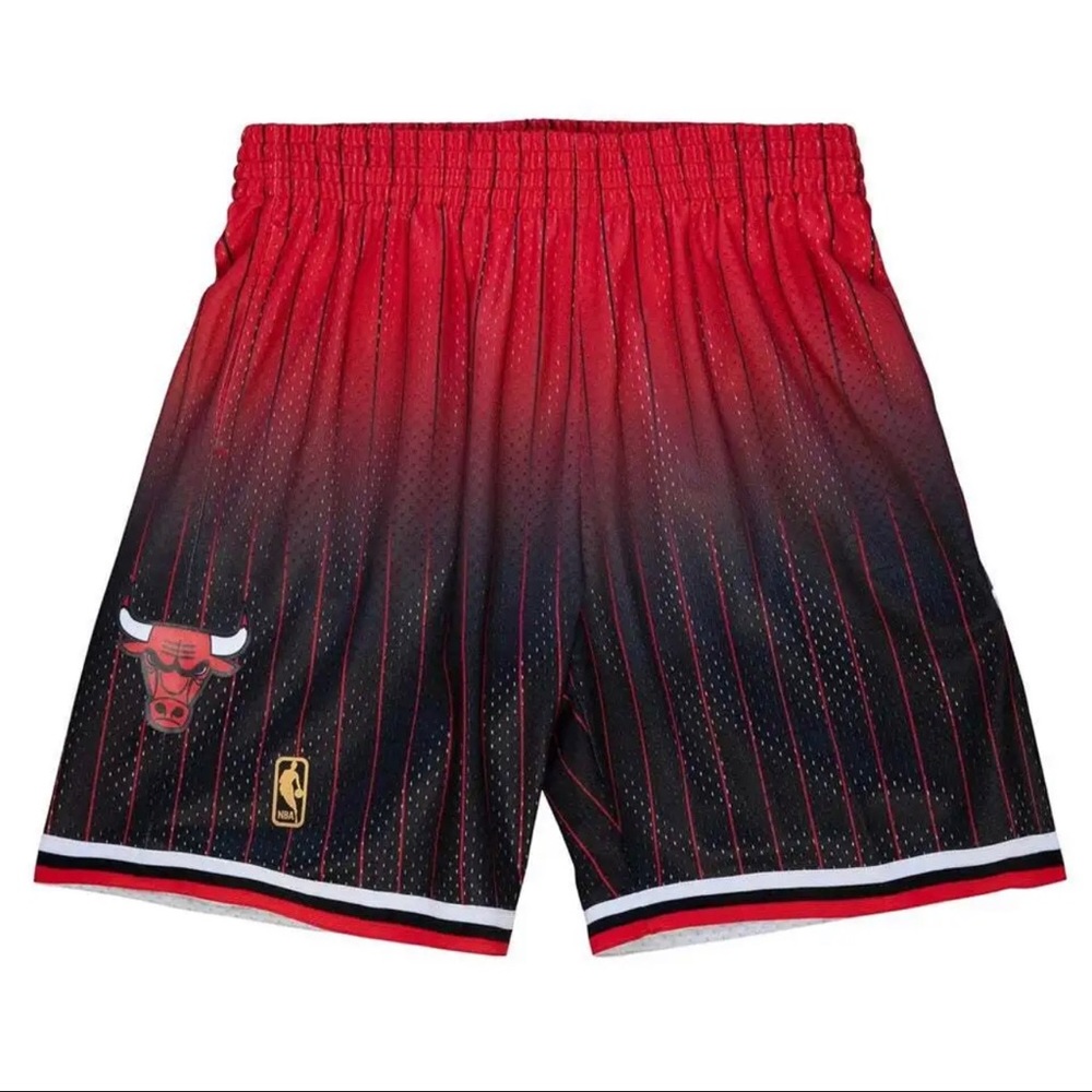 Mitchell & Ness Mens Fadeaway 
Chicago Bulls 
Swingman Shorts 1995